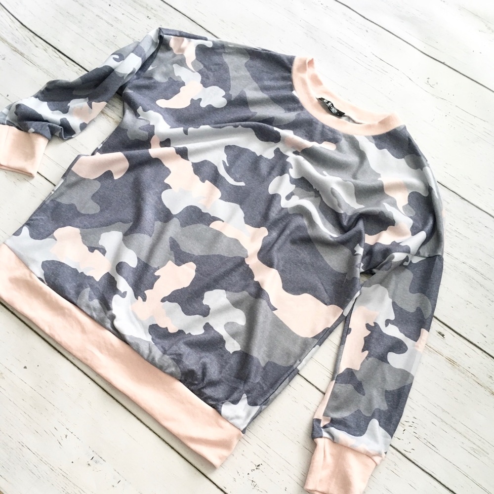 NWOT Camo Pullover
